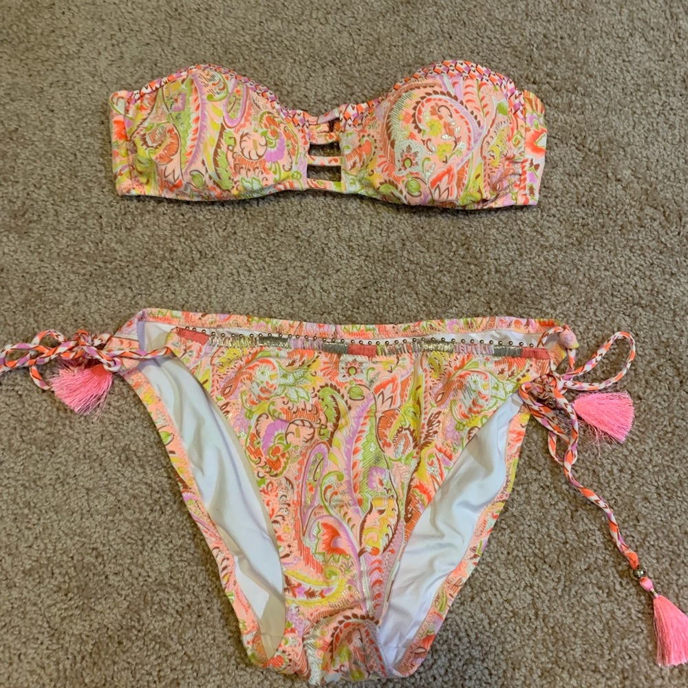 Victoria Secret bathing suit! M top and L bottom